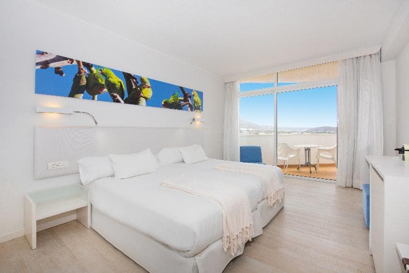 Iberostar Waves Bouganville Playa image 2