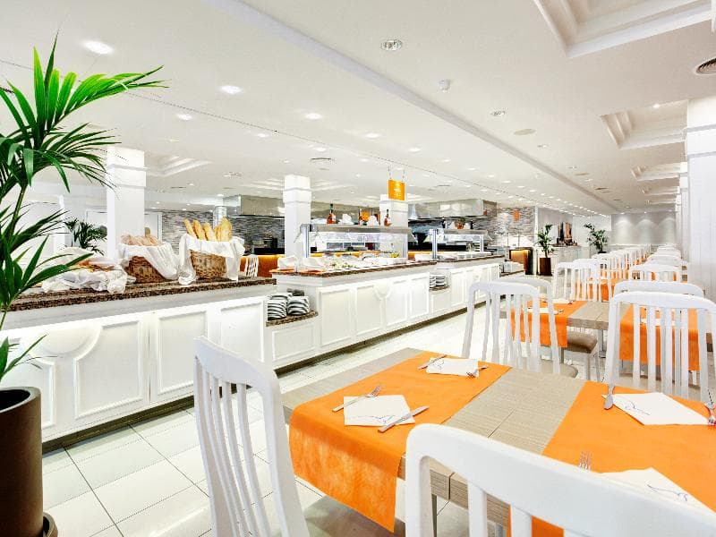 Grupotel Mar de Menorca image 2