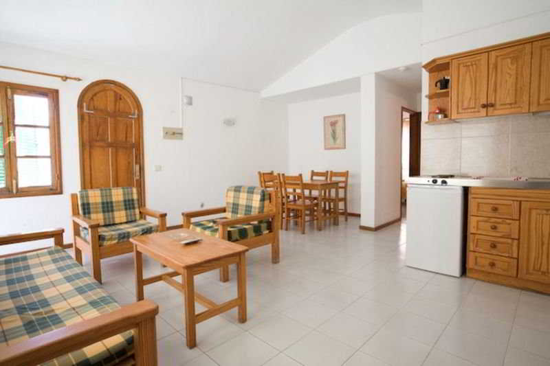 Cotillo Lagos image 1