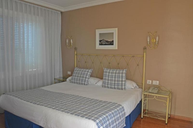 Hotel Spa La Quinta Park Suites image 1