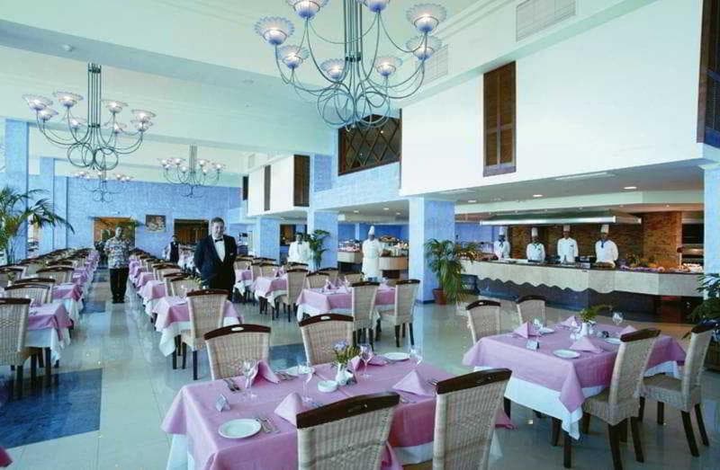 Sandos Papagayo image 2