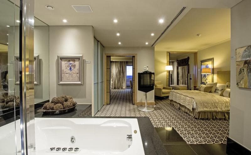 Royal Savoy Madeira image 2