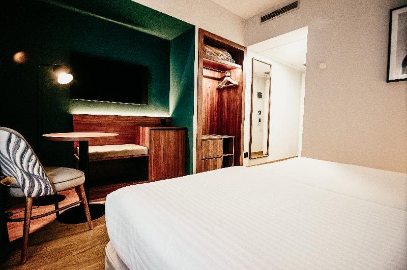 Hotel Elche Centro Affiliated by Melia image 2