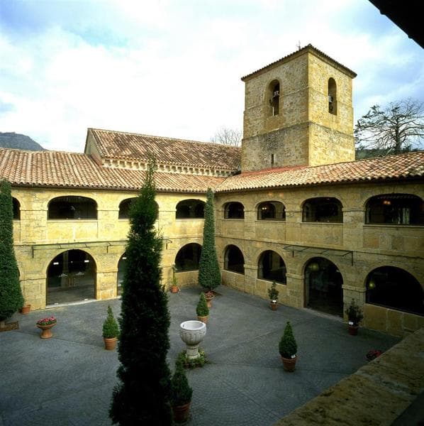 Parador De Cangas De Onis image 1