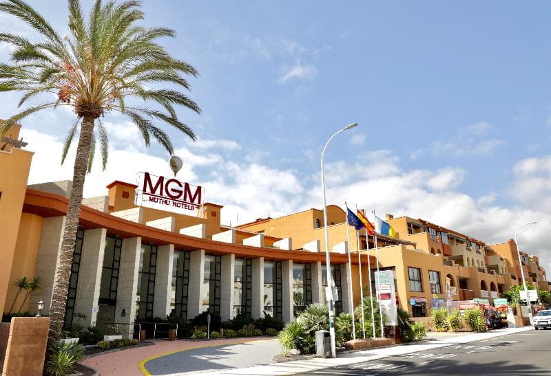 Grand Muthu Golf Plaza Hotel & Spa image 1