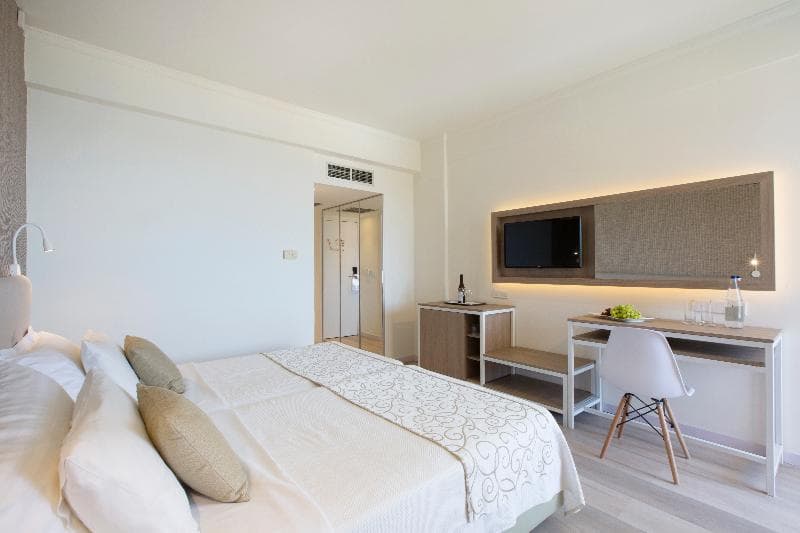 Venus Beach Hotel image 1