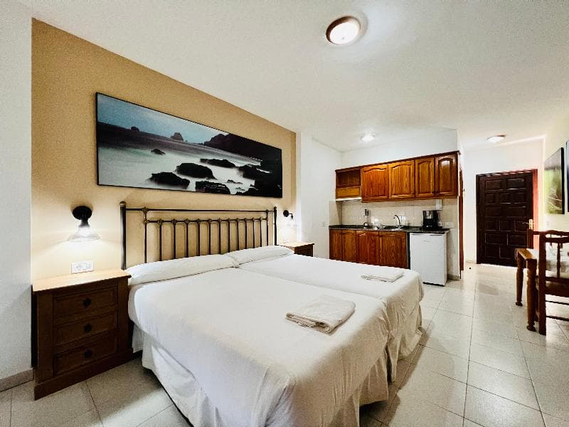 Apartamentos Frontera image 2