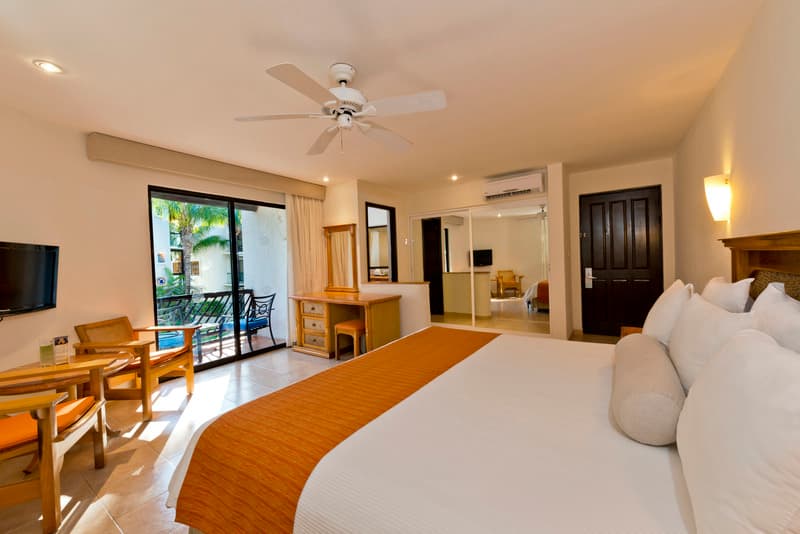The Reef Playacar Beach Resort & Spa - Main View