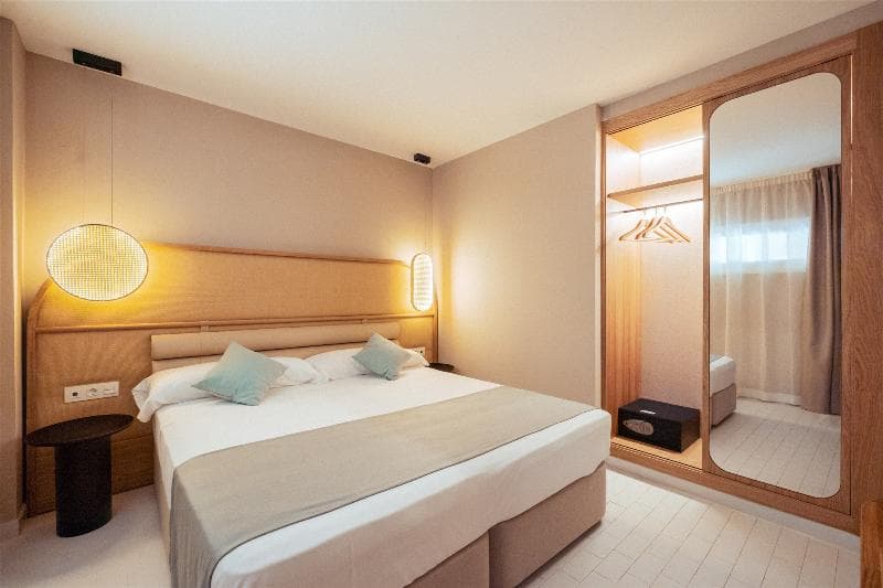 AMA Ibiza Beachfront Suites image 2