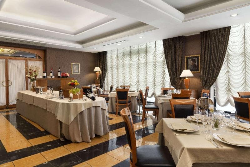 Ramada Naples - Main View