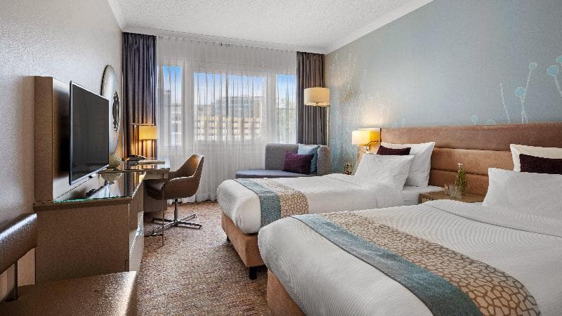 Crowne Plaza Berlin City Centre image 2