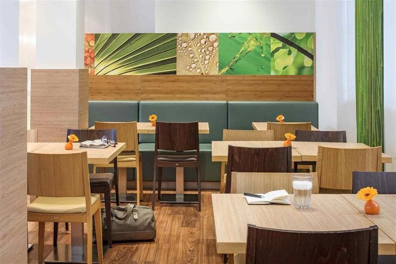 ibis Duesseldorf Hauptbahnhof image 1