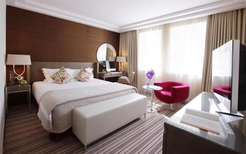 Deluxe Suite