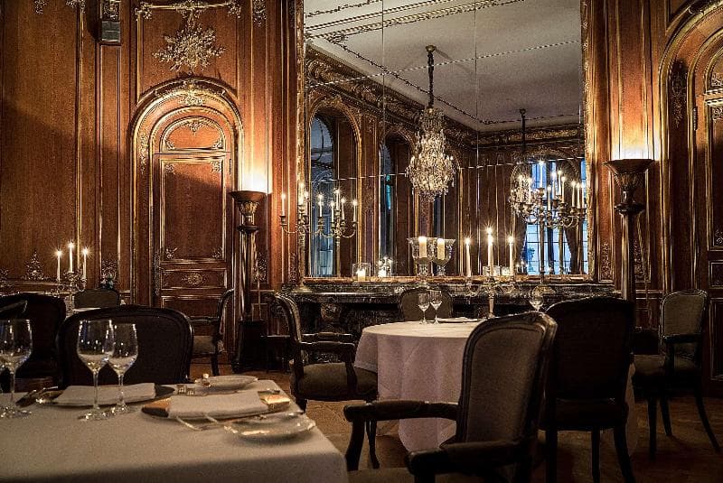 Schlosshotel Berlin by Patrick Hellmann image 2