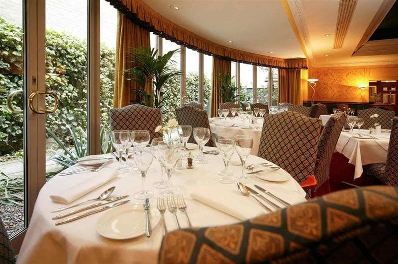 Mercure York Fairfield Manor Hotel image 1