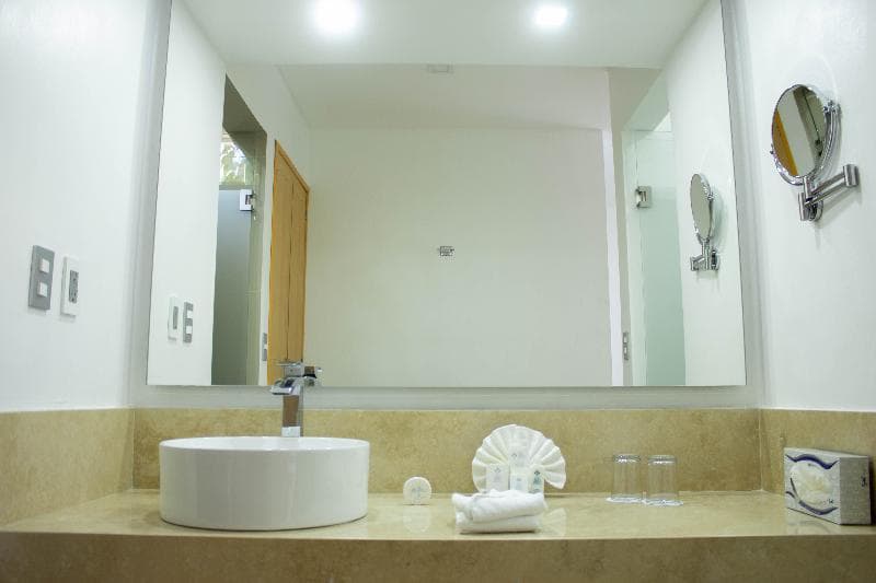 Castillo Huatulco Hotel & Beach Club image 2