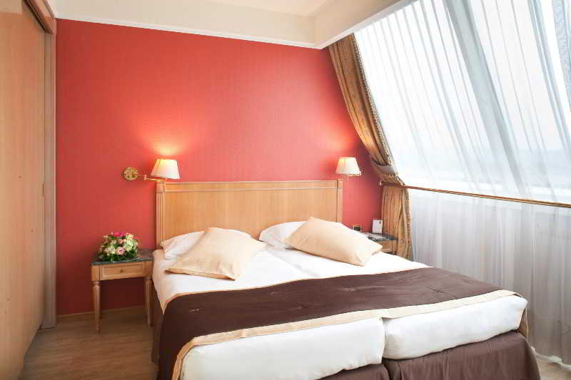 Shg Hotel de la Ville image 2