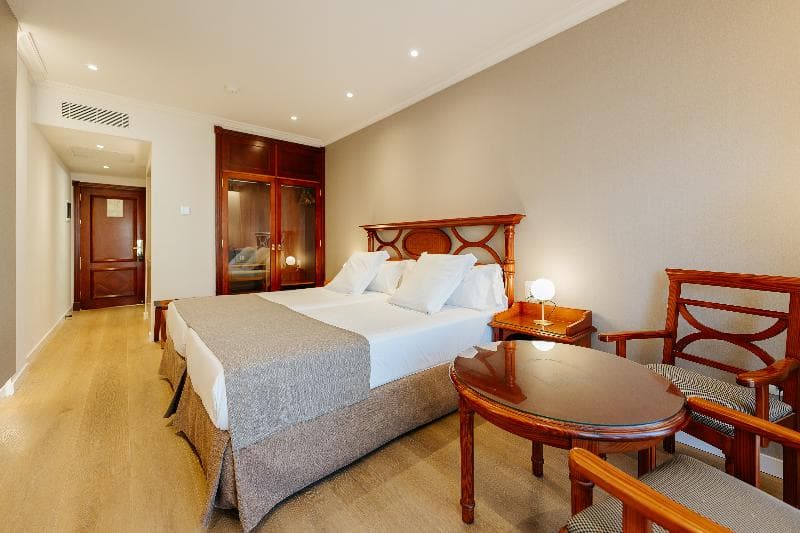 Hotel Reveron Plaza image 7