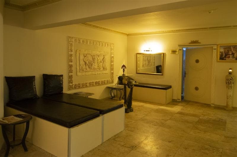 LAUR HOTELS EXPERIENCE and ELEGANCE image 1