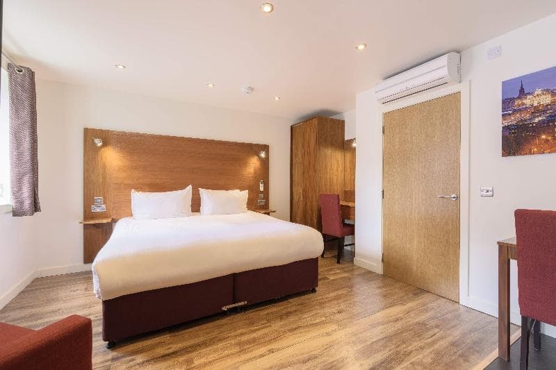 Holyrood Aparthotel image 2