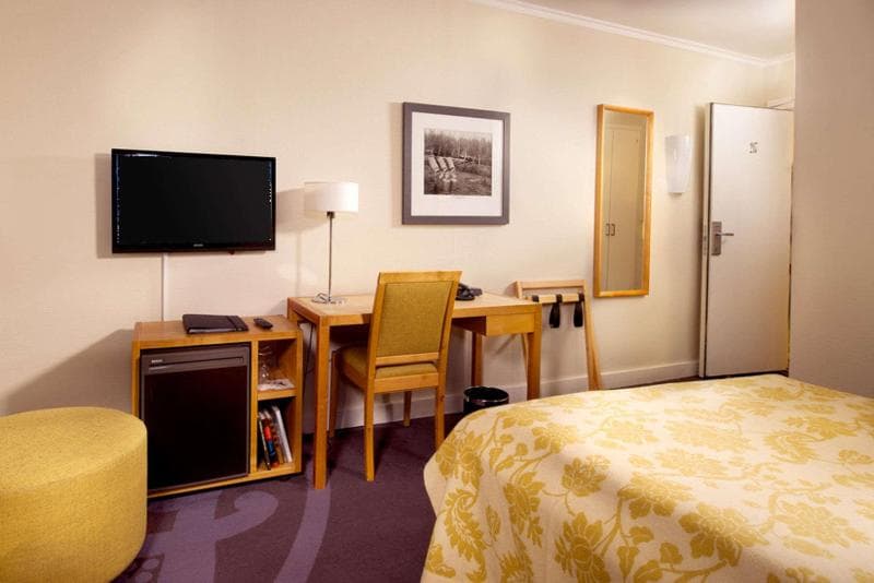 Home Hotel Hammer image 2