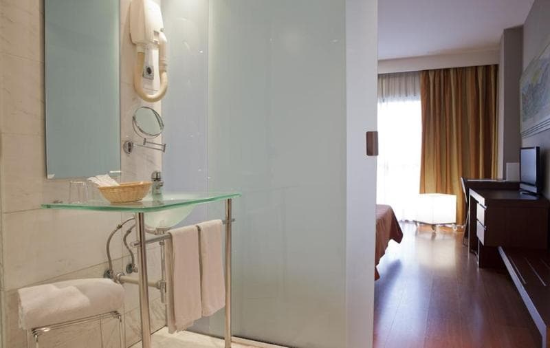 Eurohotel Barcelona Granvia Fira image 2