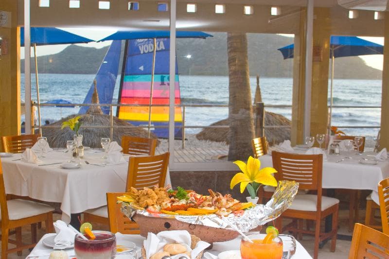Las Flores Beach Resort image 2