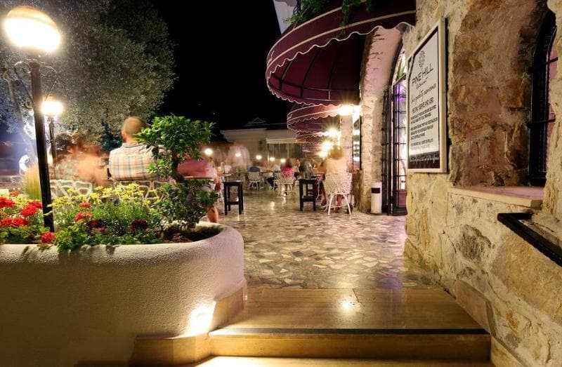The Pine Hill Hotel & Suites image 2
