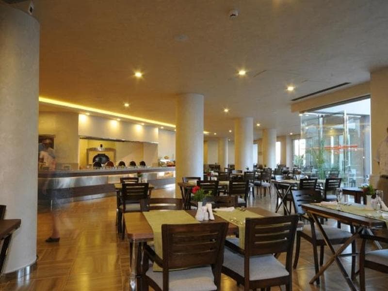Sunrise Hotel image 1