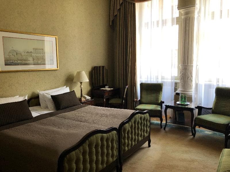 Grand Hotel image 2