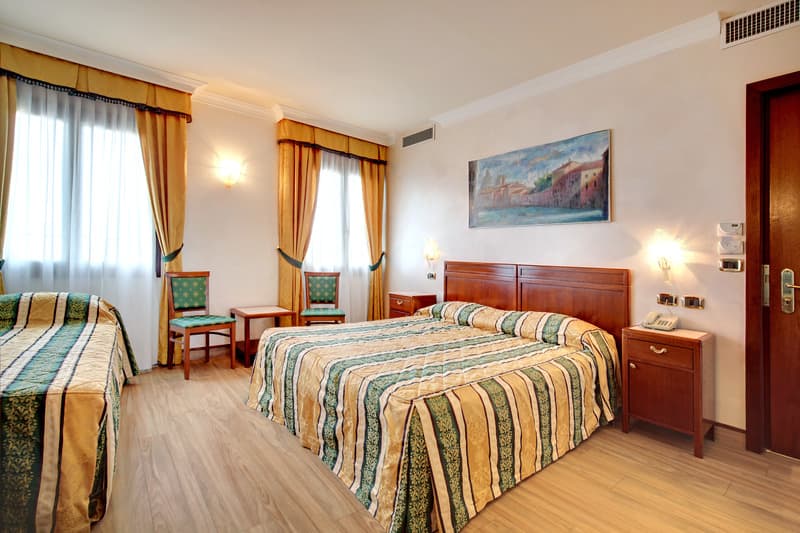 Hotel Panorama image 2