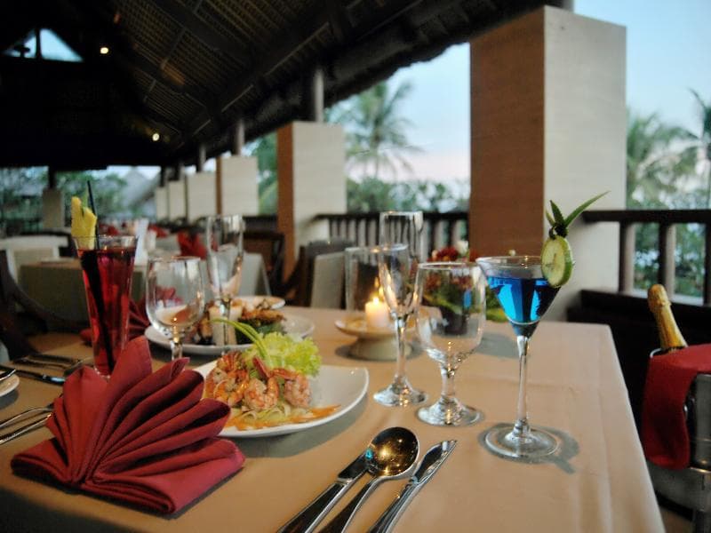 Grand Balisani Suites Hotel image 2