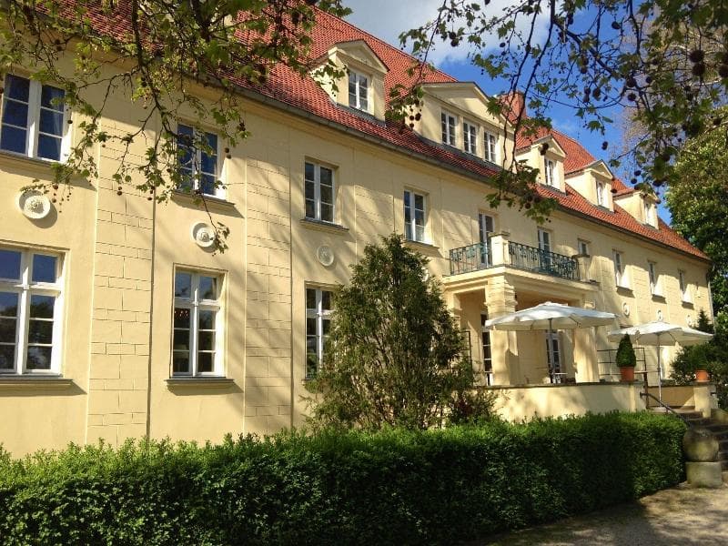 Schlosshotel Diedersdorf image 2
