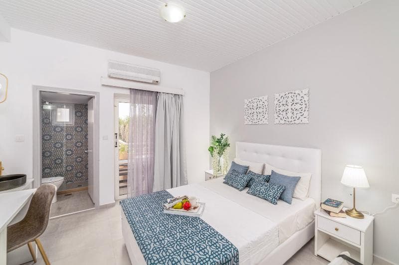 Stay at Roxani