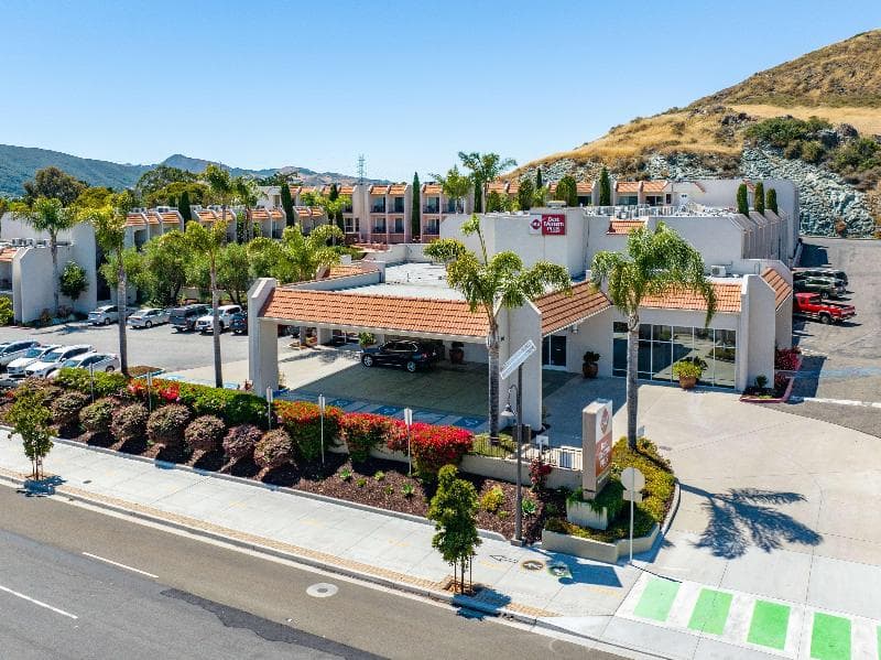 Best Western Plus Royal Oak Hotel image 1