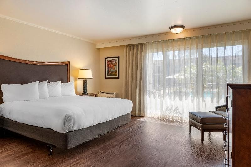 Best Western Plus Royal Oak Hotel image 2