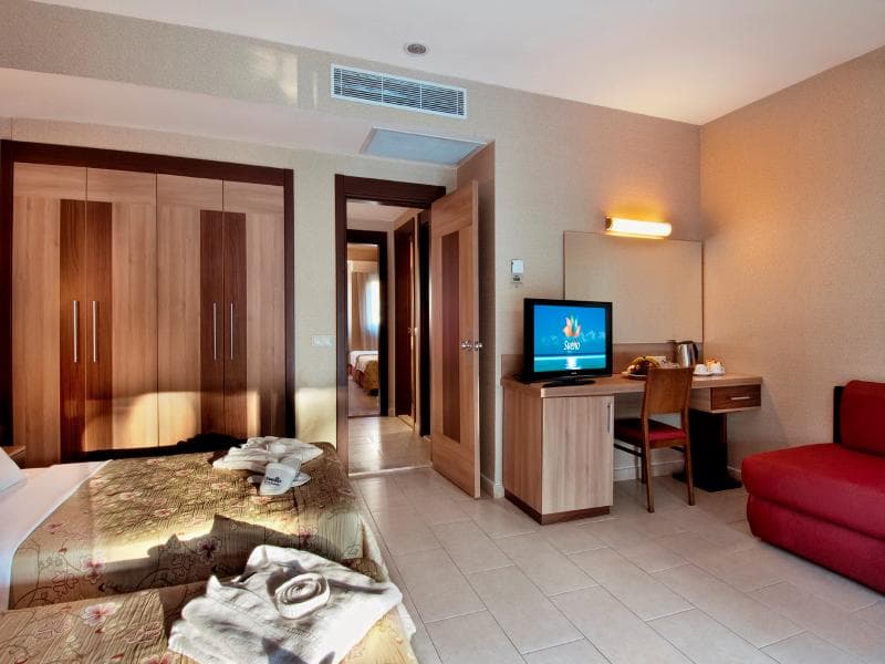 Sueno Hotels Beach Side image 2