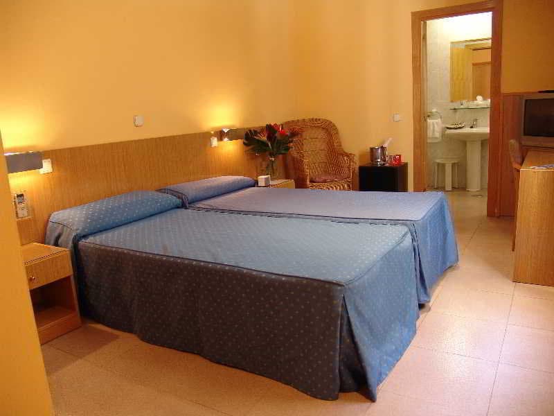 Stay at Hotel Rambla 9 Alicante