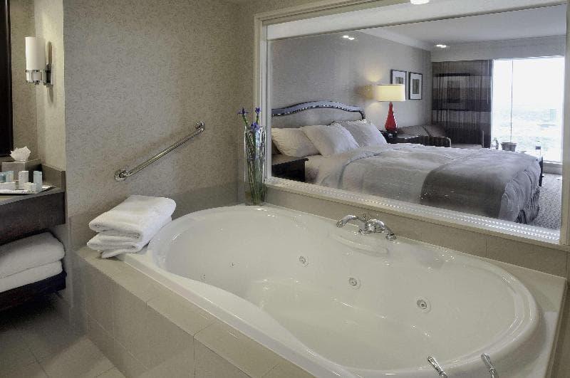 Hilton Niagara Falls Fallsview Hotel and Suites image 1