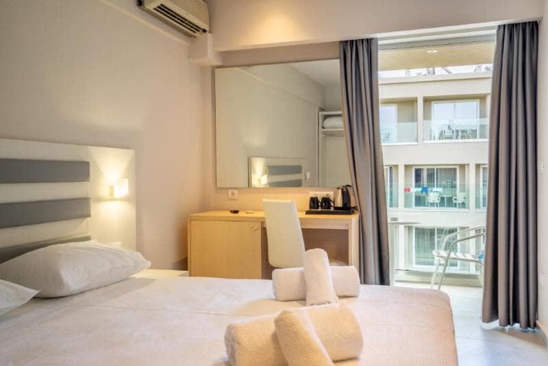 CNic Gemini Hotel image 1