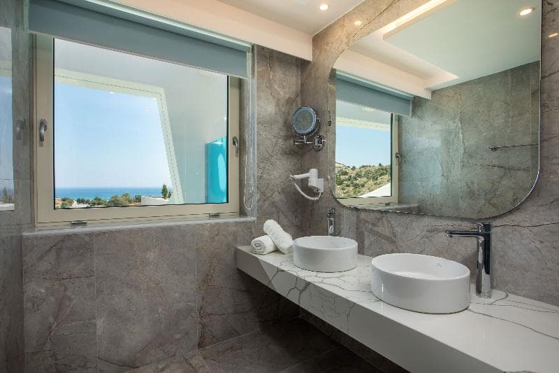 Lindos White hotel & suites image 1