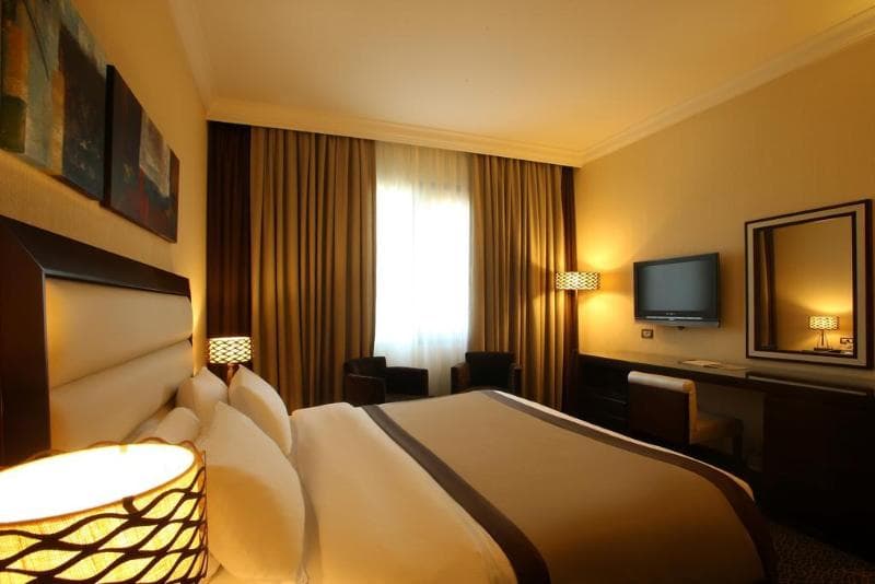 Lancaster Hotel - Main View