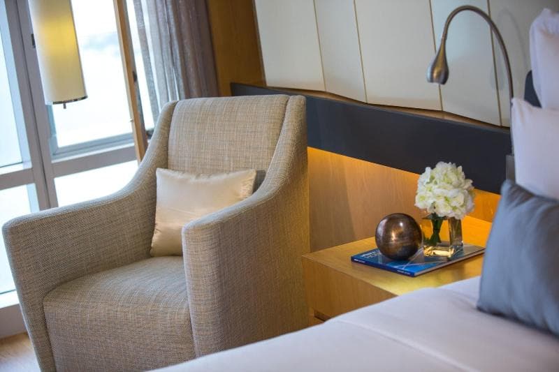 Renaissance Hong Kong Harbour View Hotel image 2