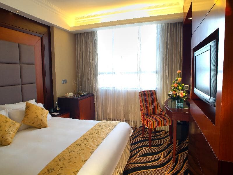 Metropark Hotel, Kowloon image 2