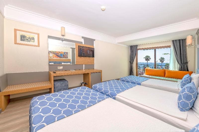 Armas Labada Hotel image 2