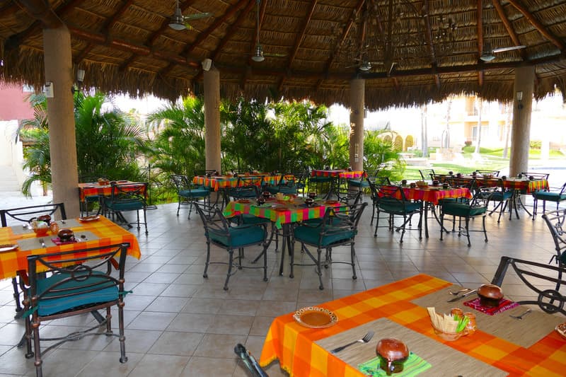 El Ameyal Hotel & Family Suites image 1