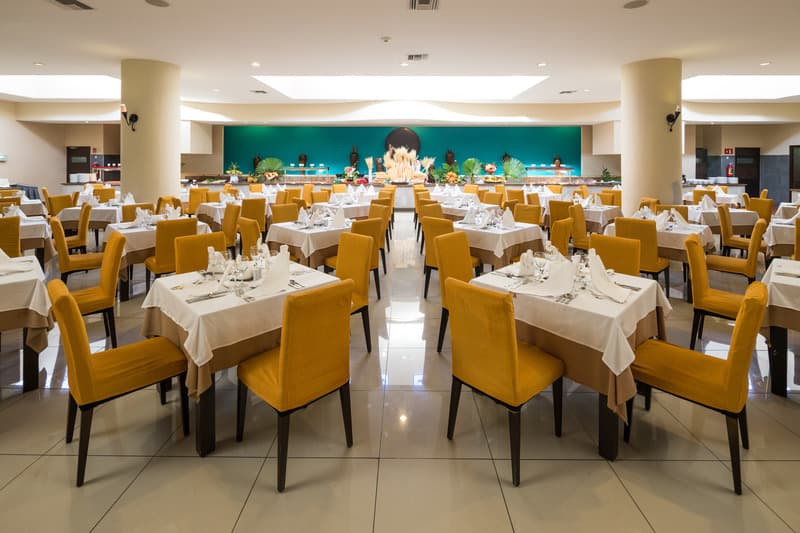 BlueBay Grand Esmeralda - Main View