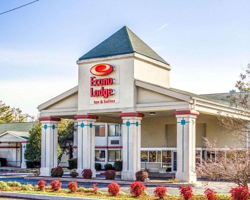 Econo Lodge & Suites image 2