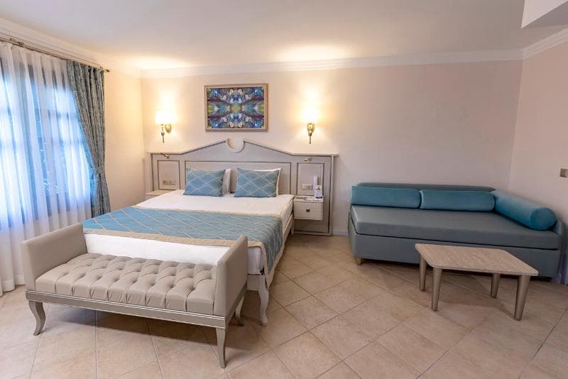 Sunrise Resort Hotel image 1