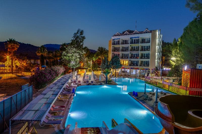 Smart Voxx Resort Hotel image 2